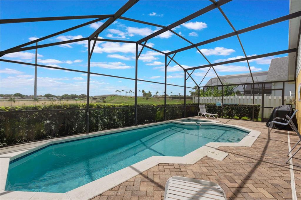 2685 Oneida Loop Kissimmee, FL 34747 - Photo 32 of 54 a view of a backyard