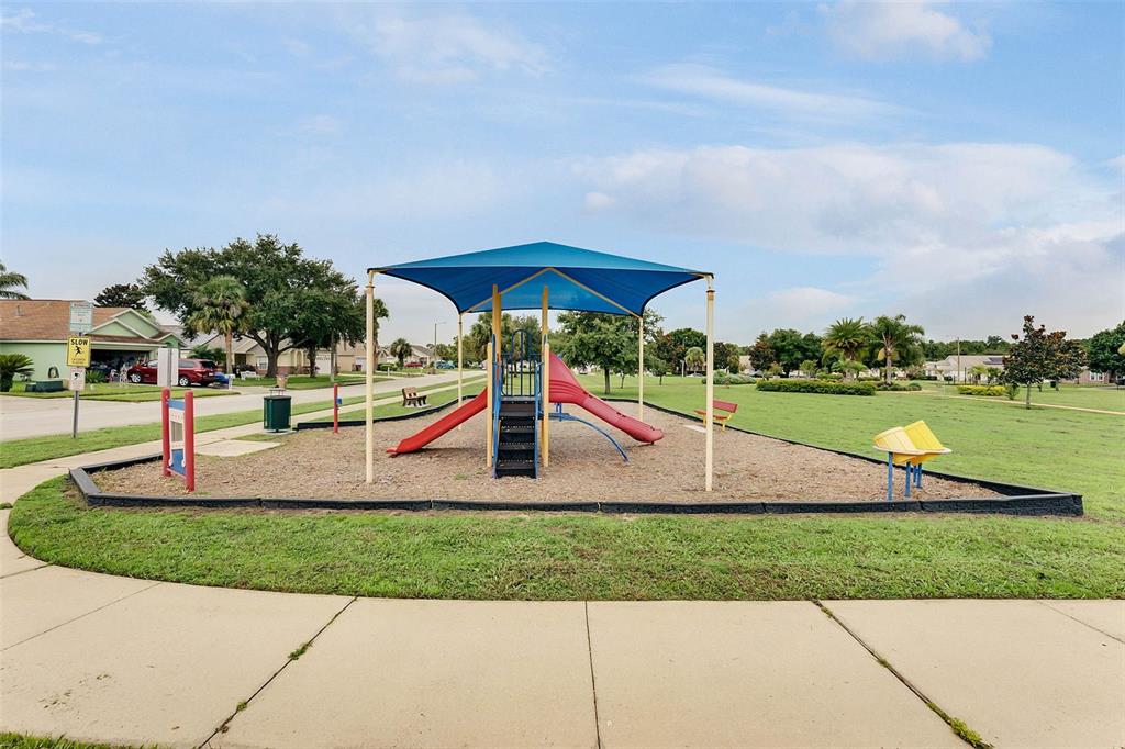 2685 Oneida Loop Kissimmee, FL 34747 - Photo 51 of 54 a view of a park