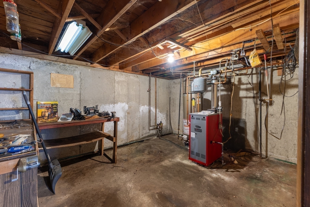 8 Old Meetinghouse Road Townsend, MA 01469 - Photo 14 of 17