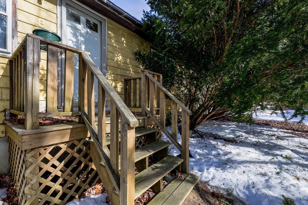 8 Old Meetinghouse Road Townsend, MA 01469 - Photo 2 of 17