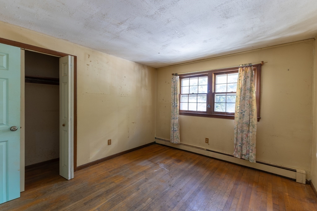 8 Old Meetinghouse Road Townsend, MA 01469 - Photo 7 of 17