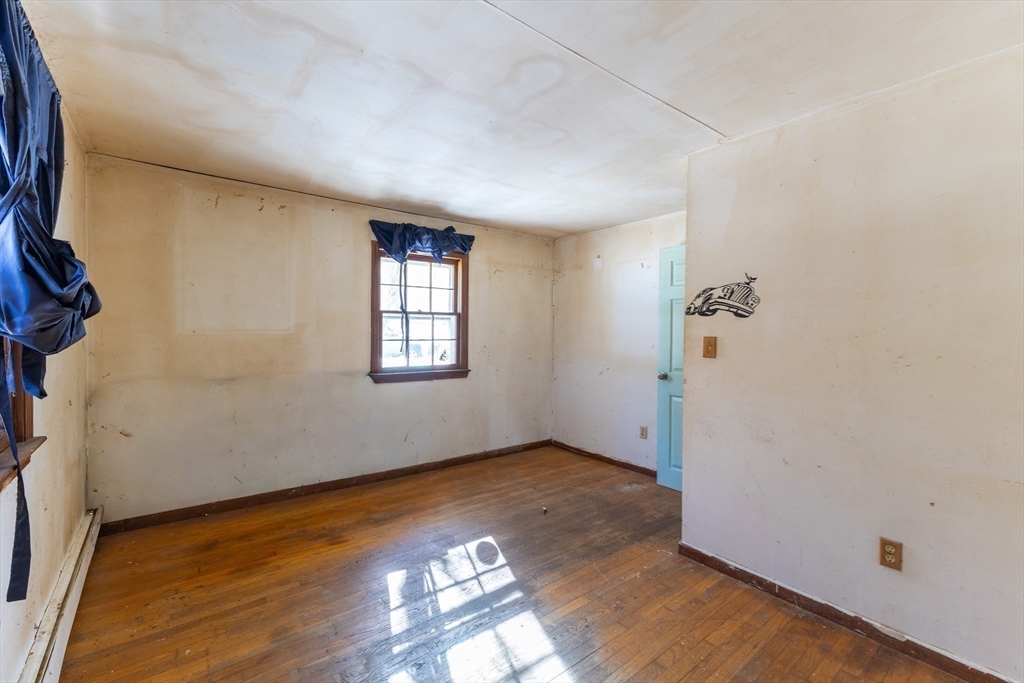 8 Old Meetinghouse Road Townsend, MA 01469 - Photo 10 of 17