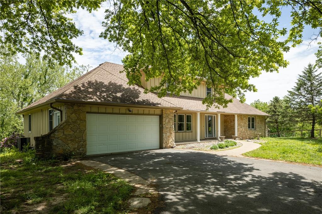 1712 South La Frenz Road Liberty, MO 64068 - Photo 1 of 77
