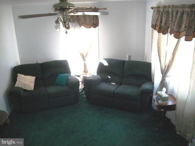 8205 Watersedge Road Dundalk, MD 21222 - Photo 17 of 23 Living Room