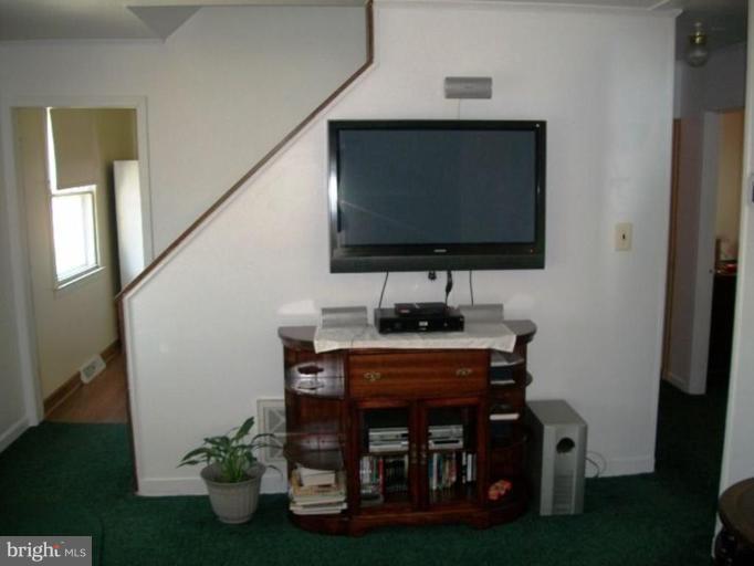 8205 Watersedge Road Dundalk, MD 21222 - Photo 20 of 23 Living Room #3