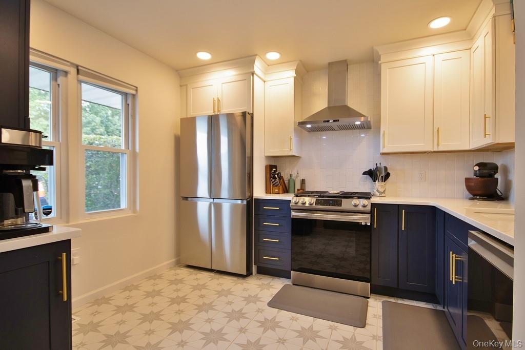 104 Mallard Way Peekskill, NY 10566 - Photo 4 of 26 Stainless appliances in Kitchen