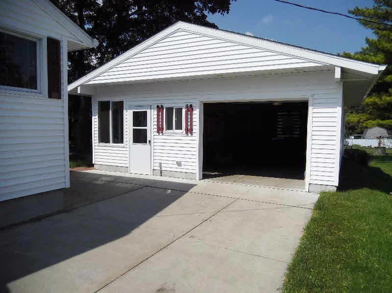 18 South Lincoln Street Bay City, MI 48708 - Photo 5 of 28