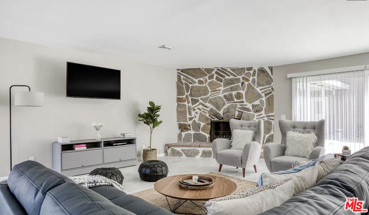 8100 West 83rd Street Playa del Rey, CA 90293 - Photo 4 of 25