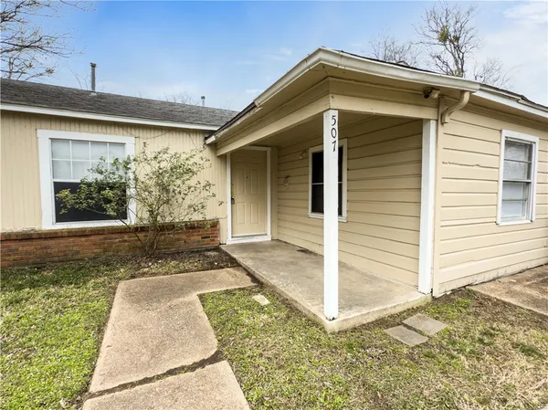 $1,320 | 507 Dogwood Street, College Station, TX 77840