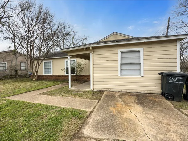 $1,320 | 507 Dogwood Street, College Station, TX 77840