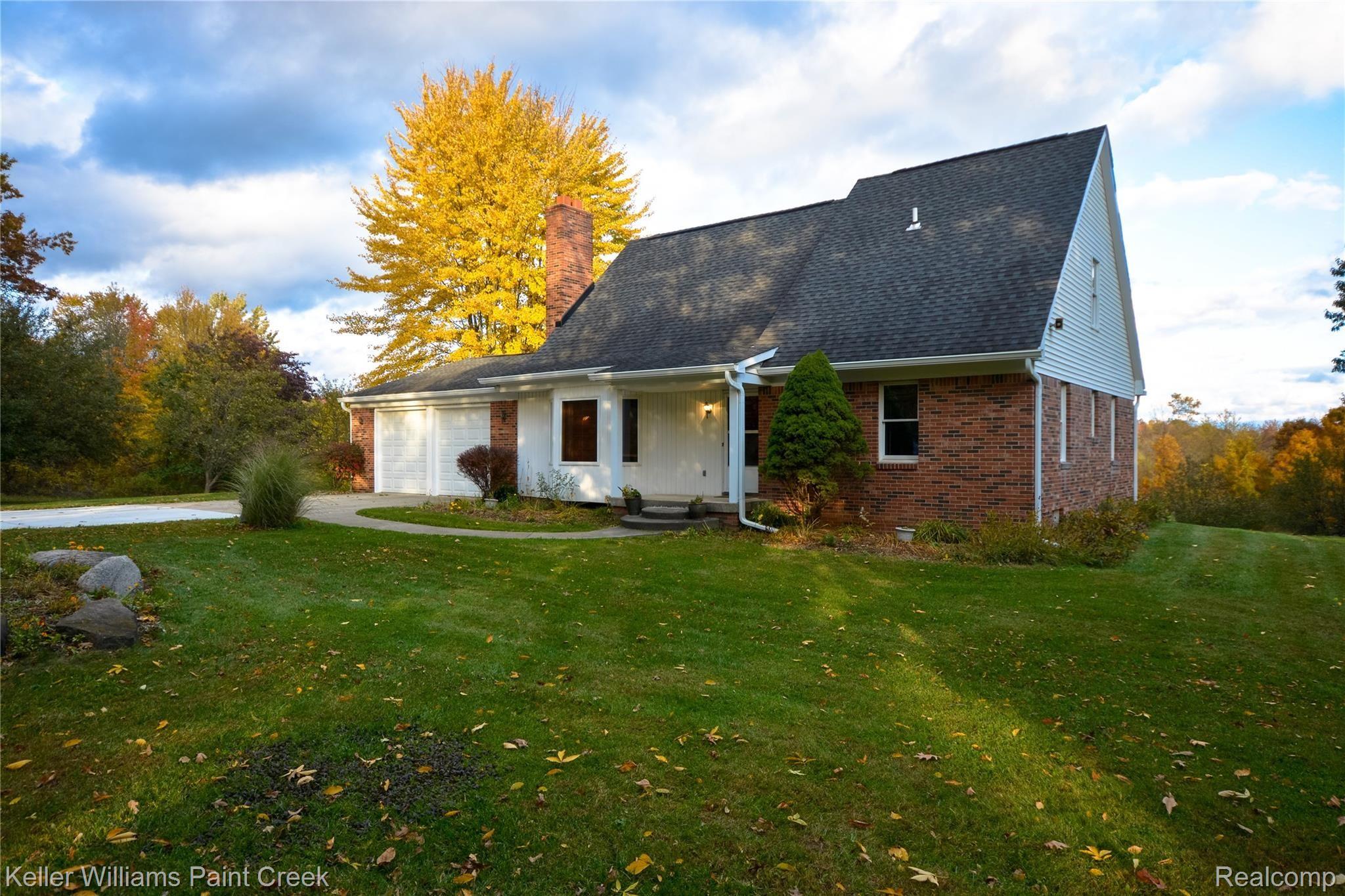 3152 Curtis Road Leonard, MI 48367 - Photo 4 of 36 ExtFront02.jpg