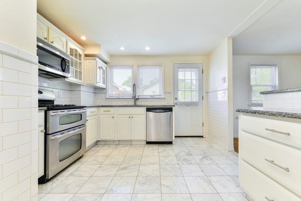 83 Radcliffe Road Boston, MA 02136 - Photo 17 of 26 Gallery Image 17
