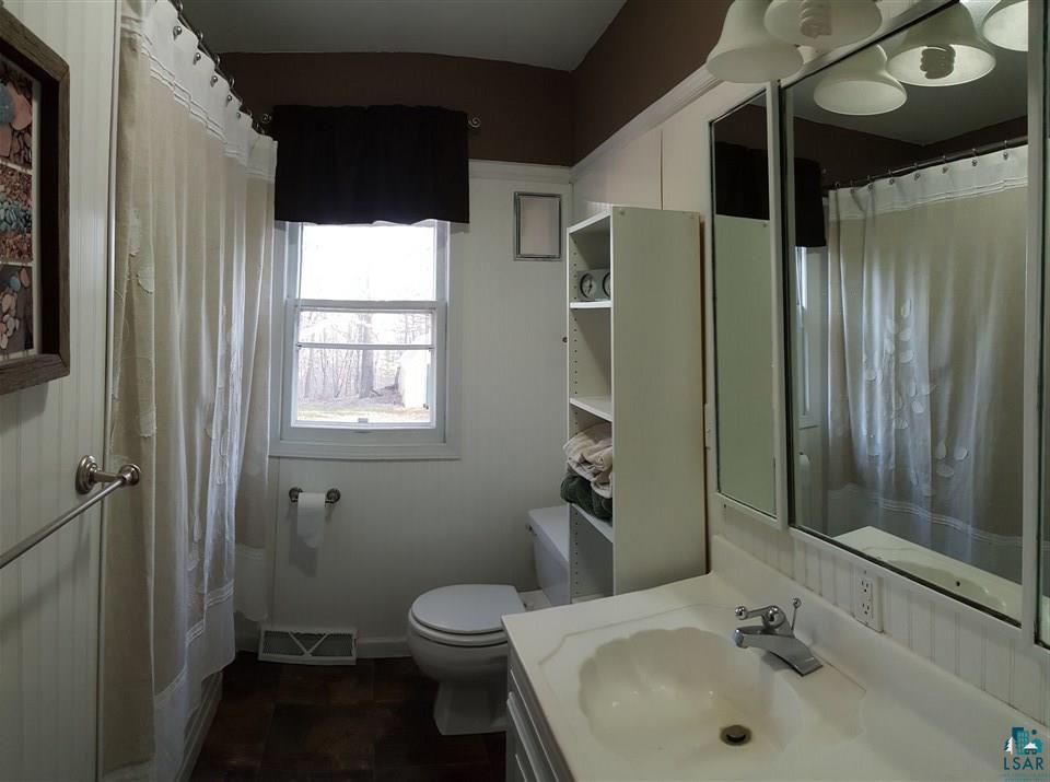 2906 Olson Road Cloquet, MN 55720 - Photo 8 of 17 Main Bath