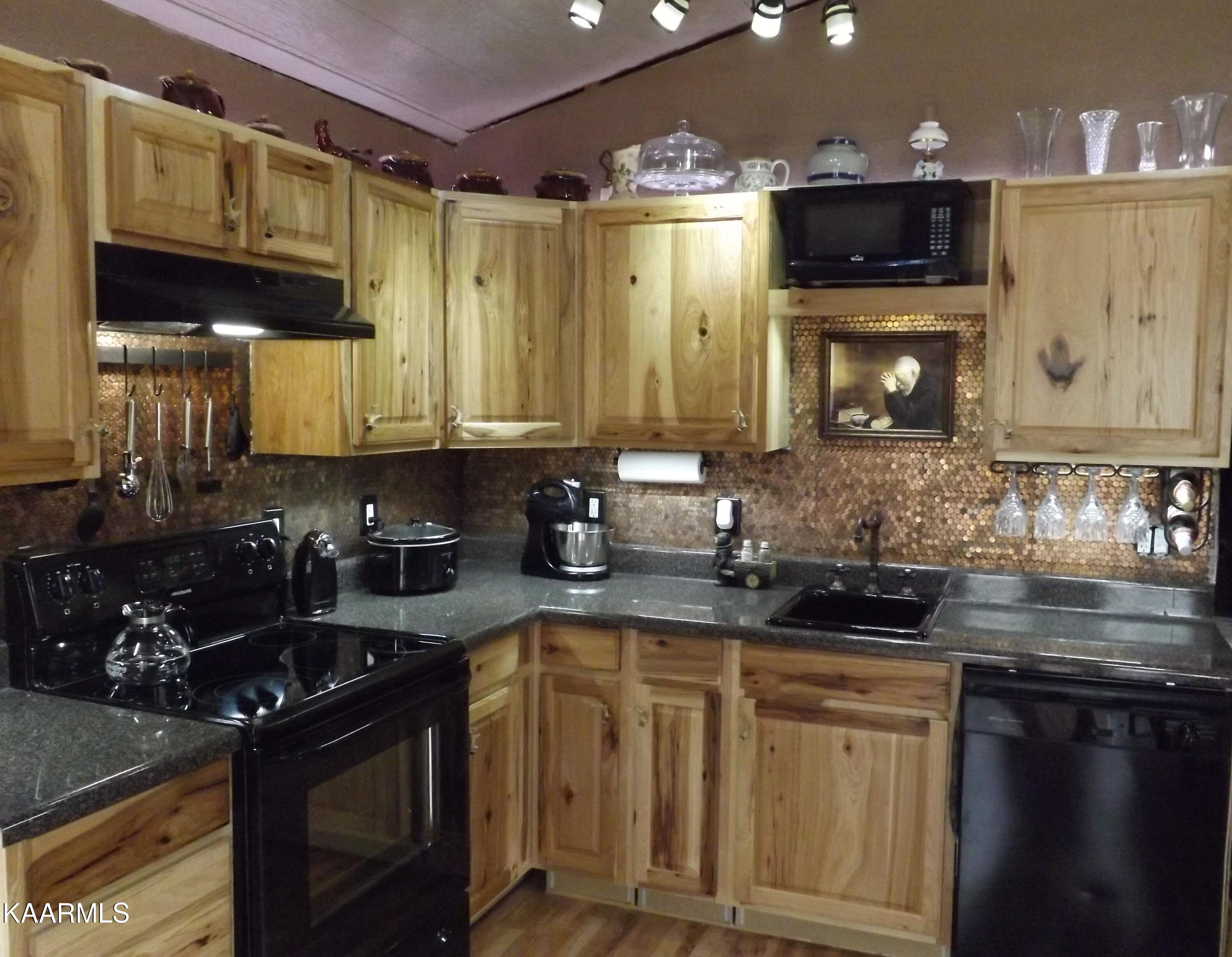 285 Scott Wyatt Road Deer Lodge, TN 37726 - Photo 17 of 34 039C0225-98B9-4E8D-919A-567086F04043