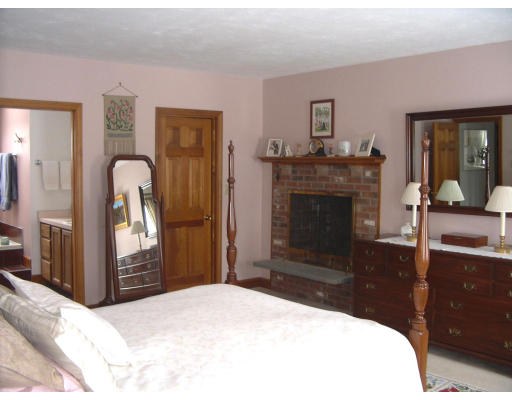 120 Chase Road Marlborough, MA 01752 - Photo 3 of 15 Gallery Image 3