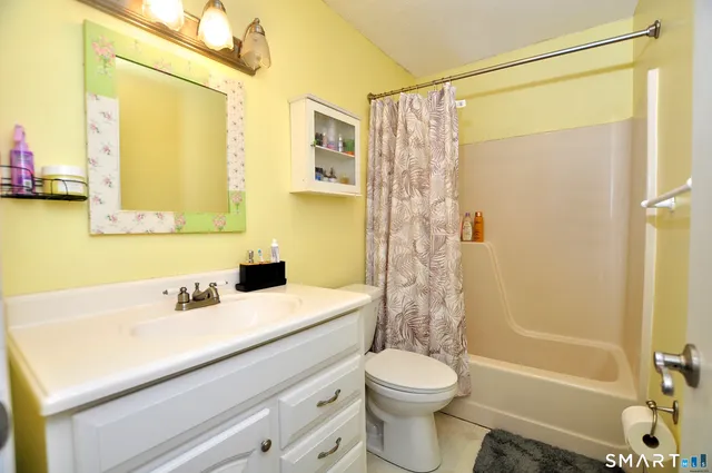 $239,000 | 703 Twin Circle Drive, Unit 703, South Windsor, CT 06074