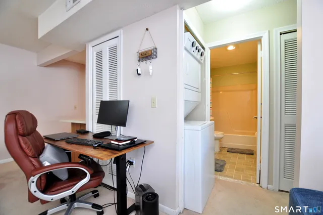 $239,000 | 703 Twin Circle Drive, Unit 703, South Windsor, CT 06074