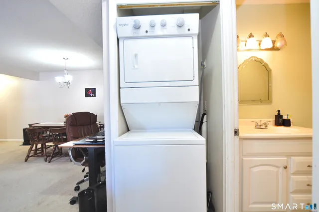 $239,000 | 703 Twin Circle Drive, Unit 703, South Windsor, CT 06074