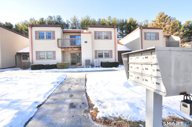 $239,000 | 703 Twin Circle Drive, Unit 703, South Windsor, CT 06074