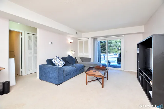 $239,000 | 703 Twin Circle Drive, Unit 703, South Windsor, CT 06074