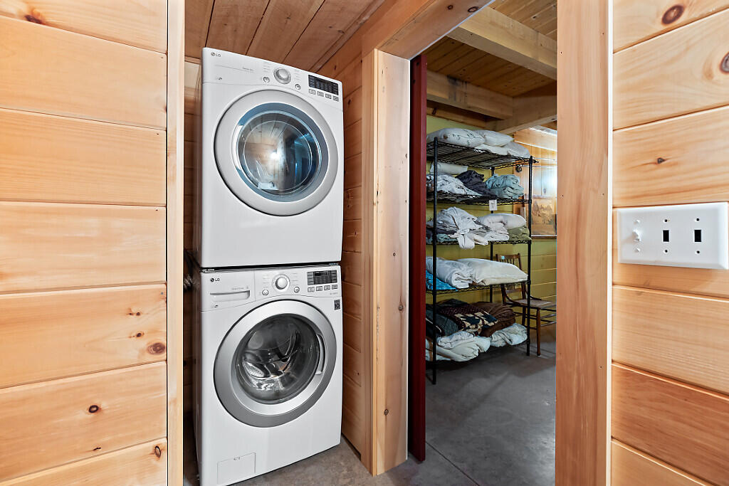 157 Iron Bridge Road Kingfield, ME 04947 - Photo 26 of 46 Laundry area