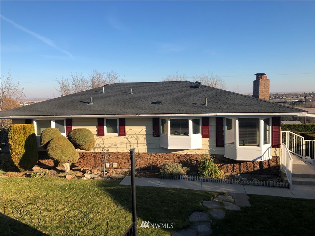 374 West Line Road Ephrata, WA 98823 - Photo 1 of 22