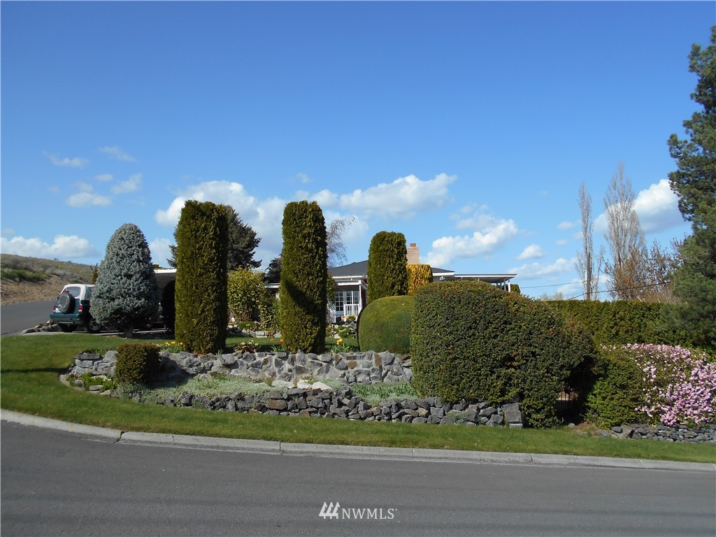 374 West Line Road Ephrata, WA 98823 - Photo 2 of 22