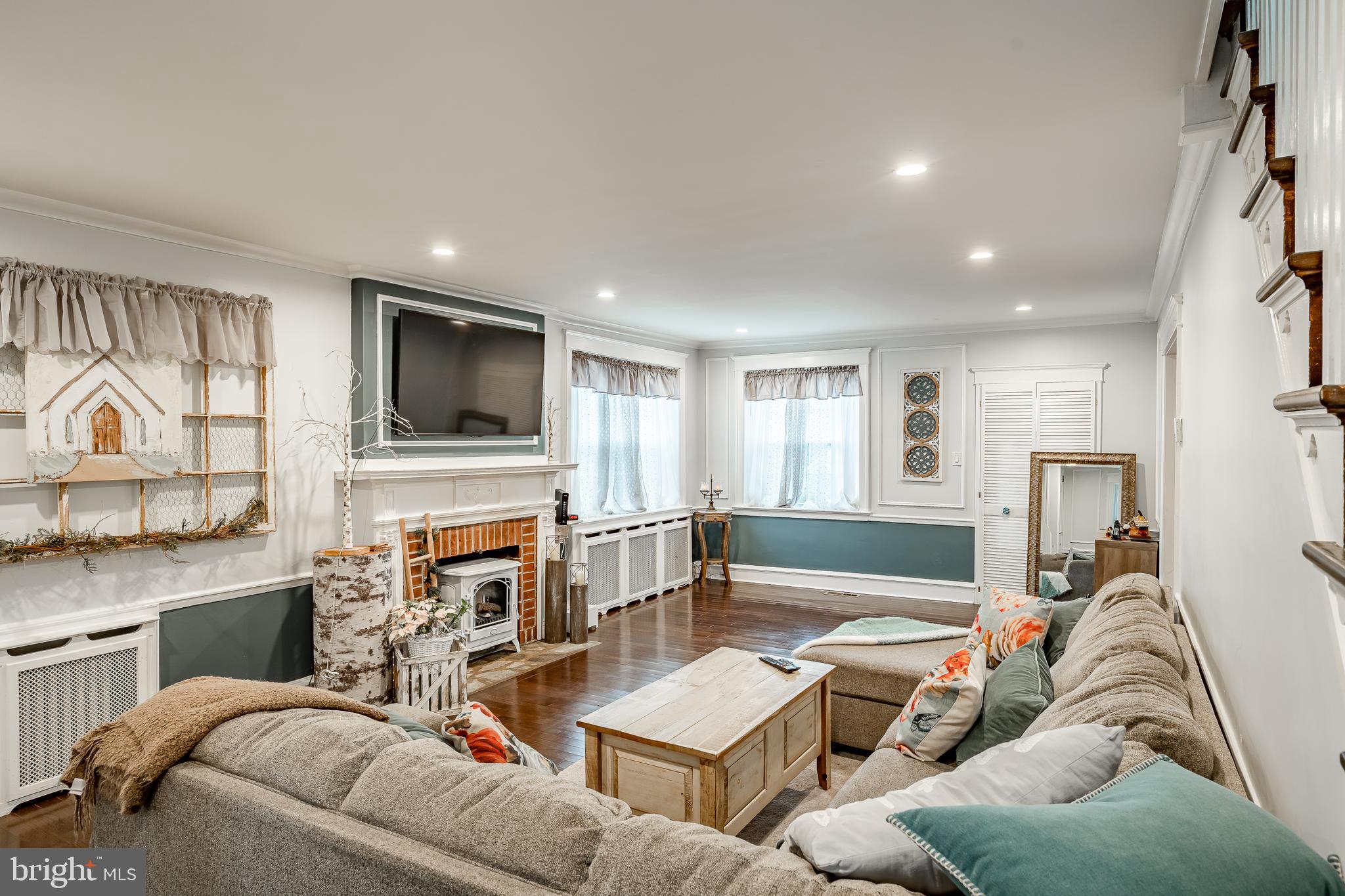 4018 Primrose Road Philadelphia, PA 19114 - Photo 8 of 51