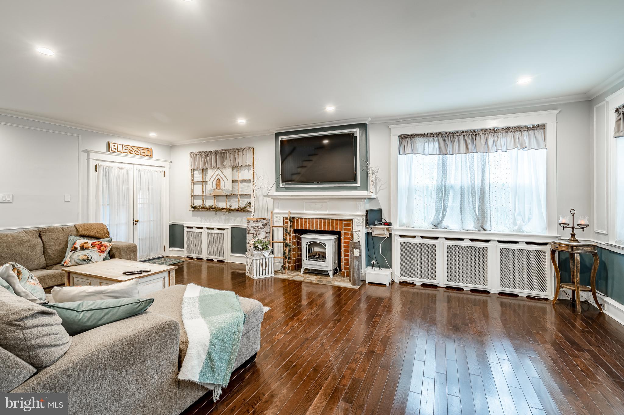 4018 Primrose Road Philadelphia, PA 19114 - Photo 9 of 51