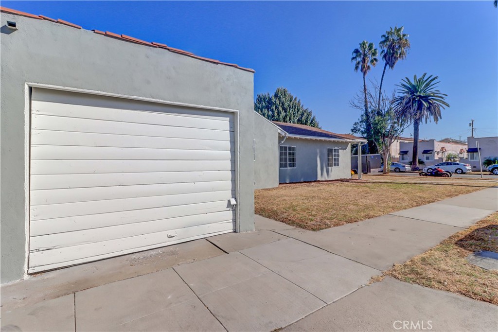 1101 Dawson Avenue Long Beach, CA 90804 - Photo 5 of 26 a view of outdoor space and yard