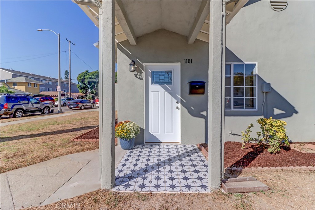 1101 Dawson Avenue Long Beach, CA 90804 - Photo 7 of 26 a view of a house with a street