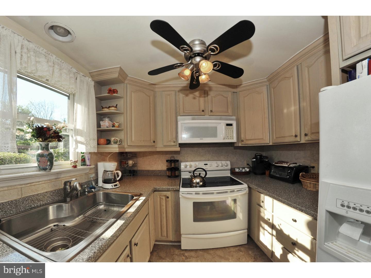 322 Freed Road Harleysville, PA 19438 - Photo 8 of 24 Kitchen