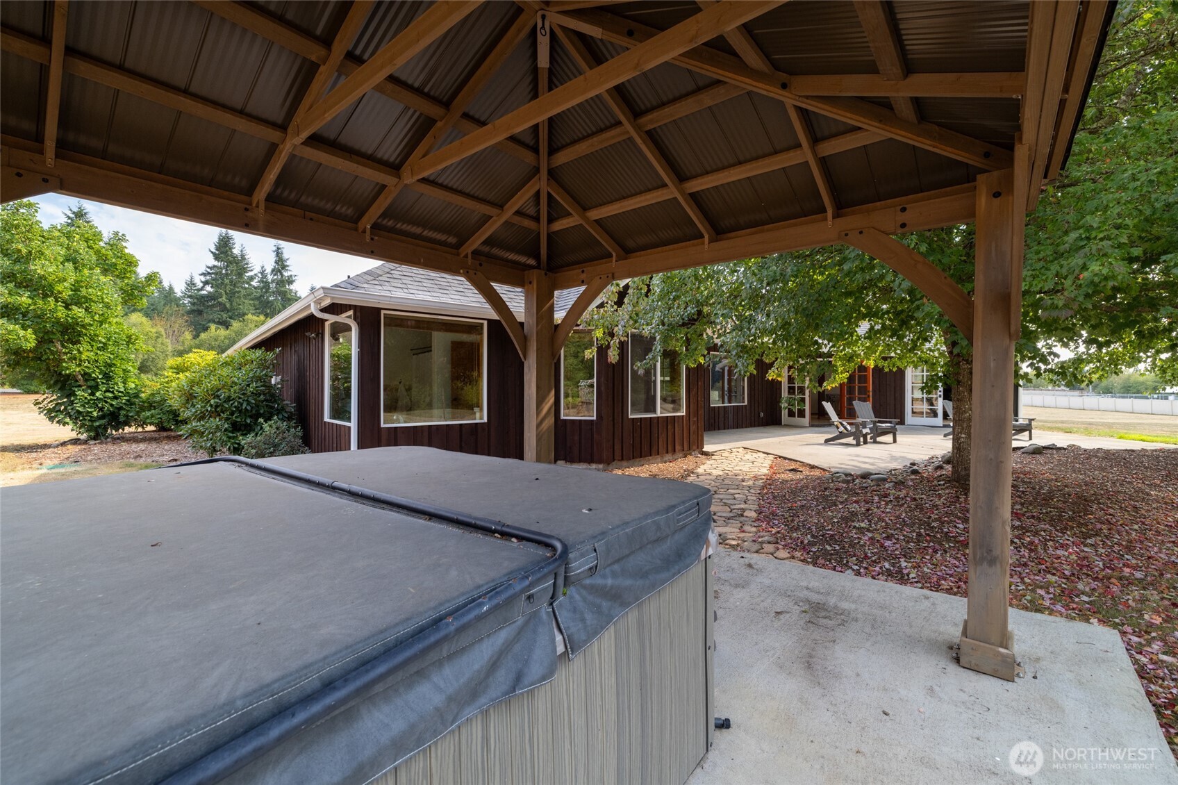 461 East Avery Road, Unit 35 Chehalis, WA 98532 - Photo 11 of 39 a view of a backyard with tree