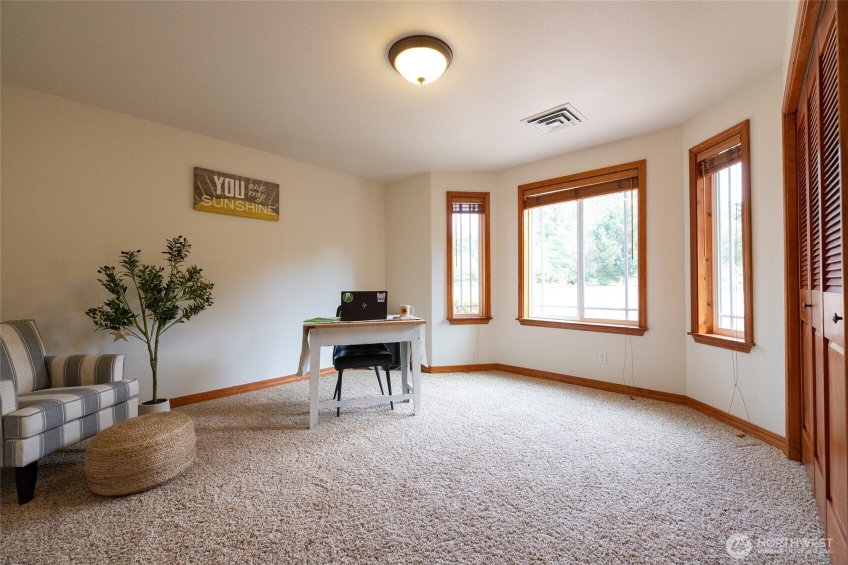 461 East Avery Road, Unit 35 Chehalis, WA 98532 - Photo 31 of 39 a view of work space with furniture and window