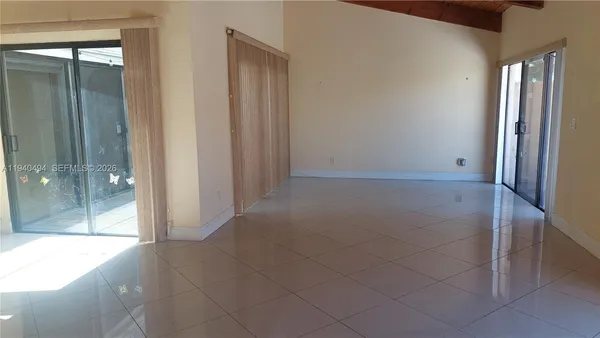 $3,100 | 2675 Parkview Drive South, Unit 2675, Hallandale Beach, FL 33009