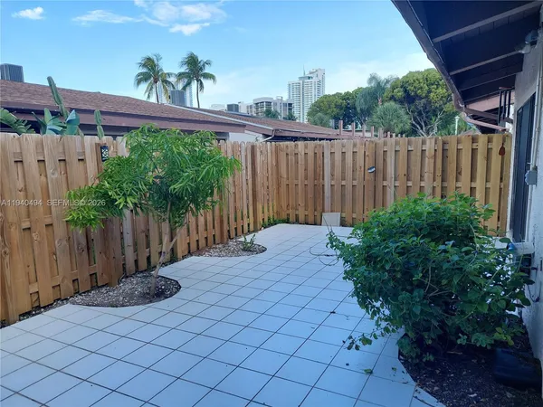 $3,100 | 2675 Parkview Drive South, Unit 2675, Hallandale Beach, FL 33009