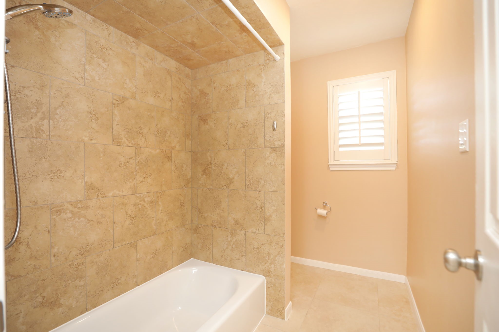 9311 Windrush Drive Spring, TX 77379 - Photo 30 of 50 Tub/shower in 3rd bathroom.
