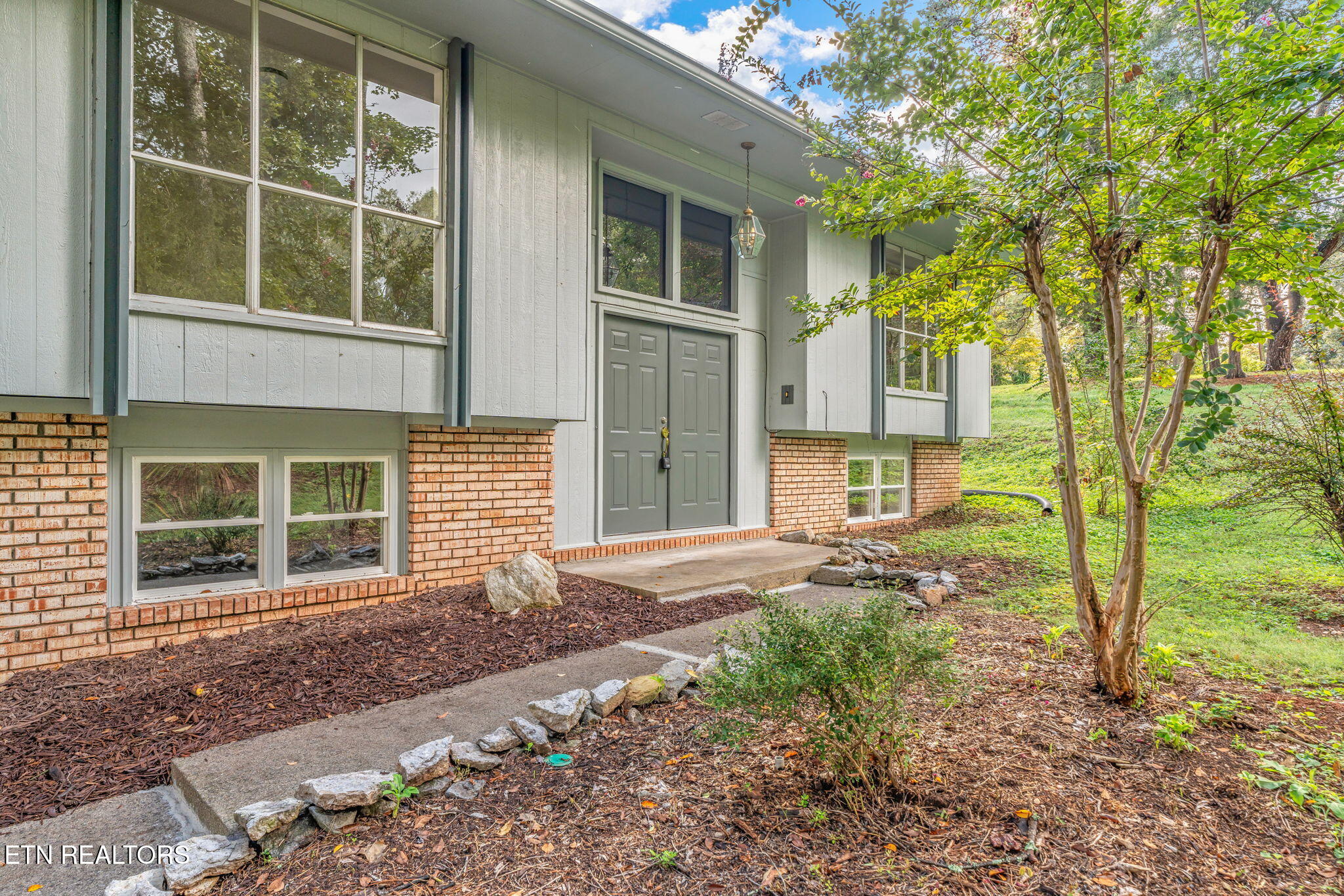 101 Newport Drive Oak Ridge, TN 37830 - Photo 7 of 51 Front