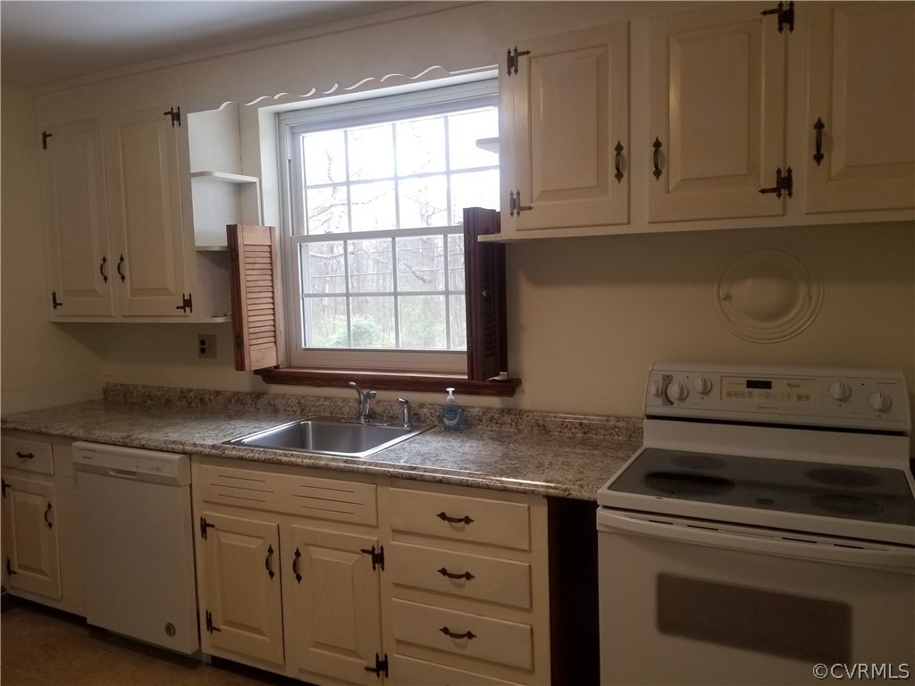 1017 Andros Road Richmond, VA 23225 - Photo 8 of 40 Gallery Image 8