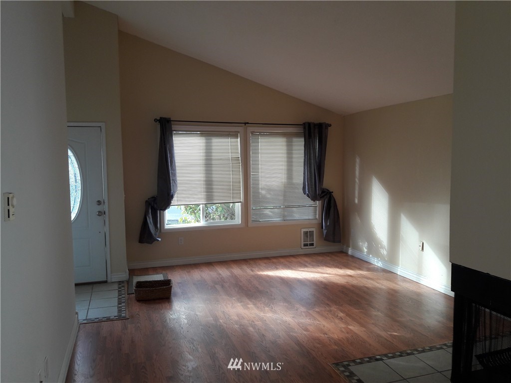 1106 North 28th Place Renton, WA 98056 - Photo 3 of 15 Gallery Image 3