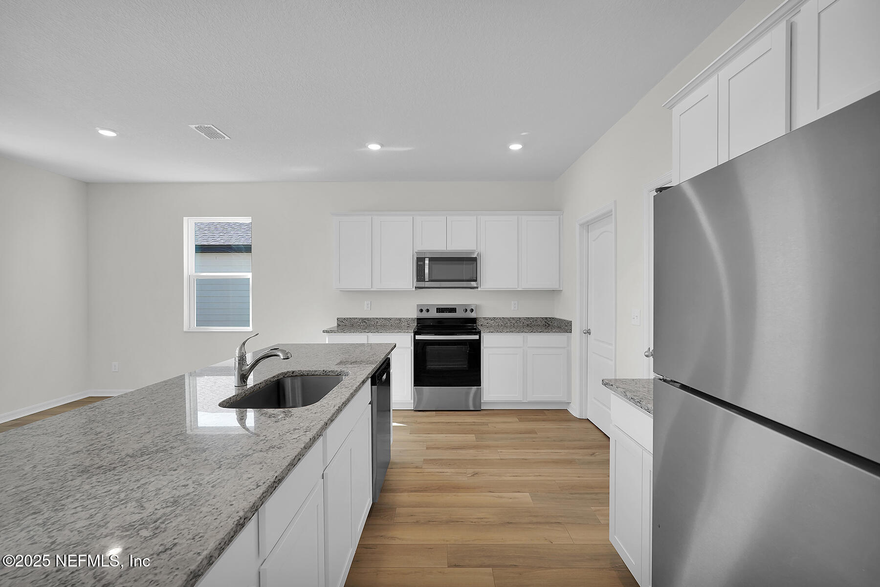 6877 Myrtle Oak Road Jacksonville, FL 32219 - Photo 12 of 26 Florida_Four Winds_L_011