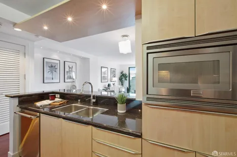 $979,000 | Brannan Street, San Francisco, CA 94107