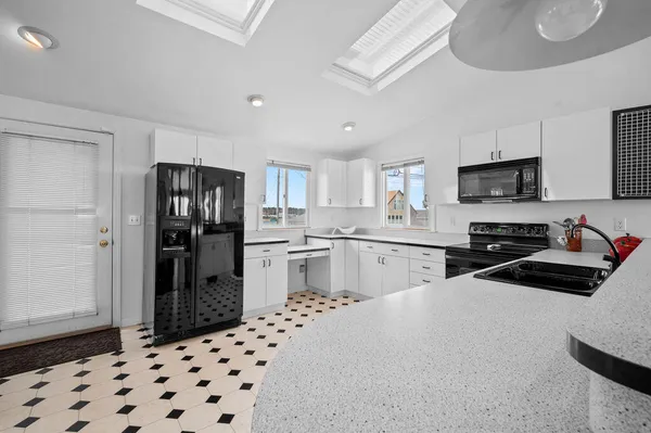 $2,200,000 | 465 Atlantic Avenue, Wells, ME 04090