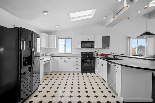 $2,200,000 | 465 Atlantic Avenue, Wells, ME 04090