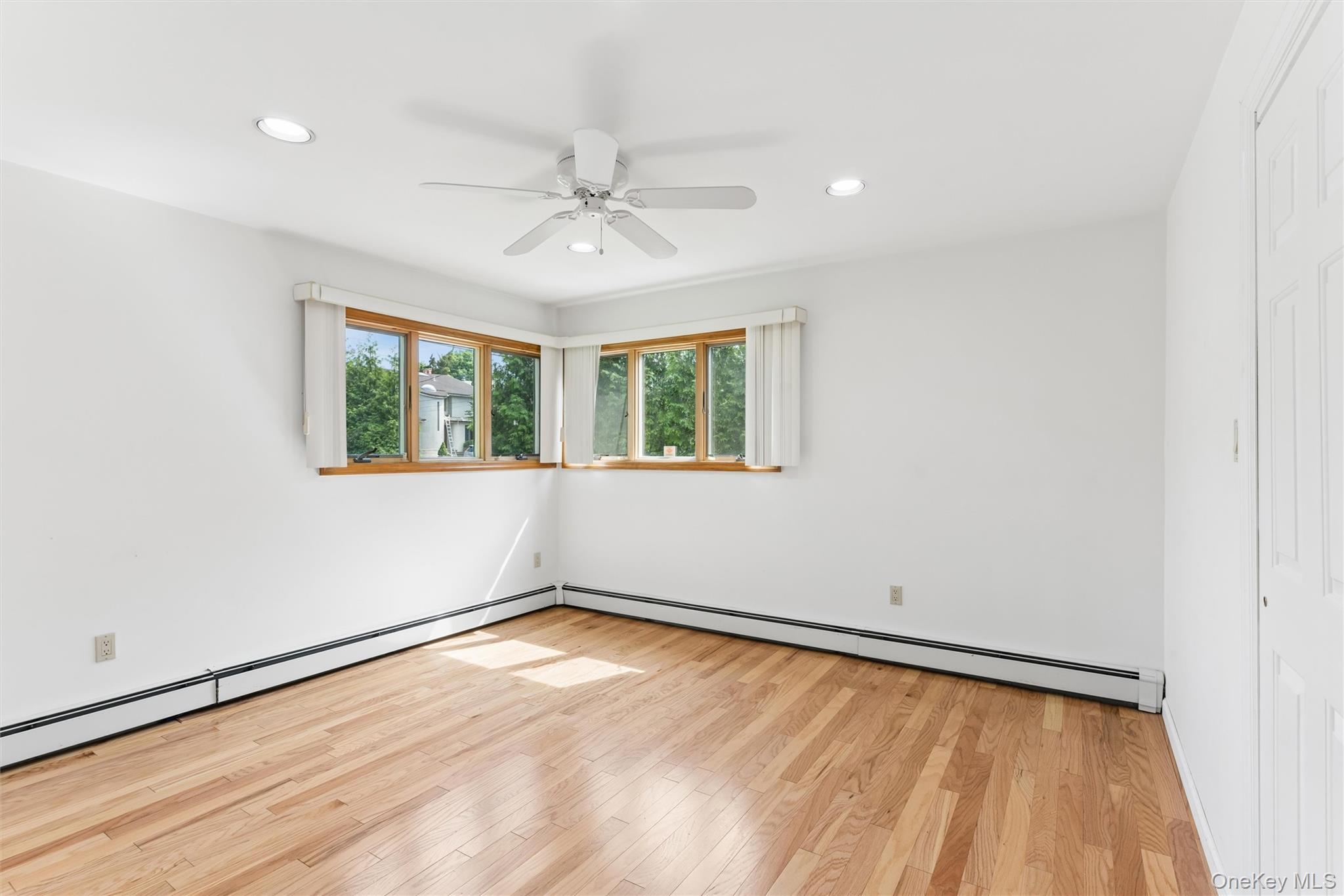 72 Lake End Road Merrick, NY 11566 - Photo 26 of 43
