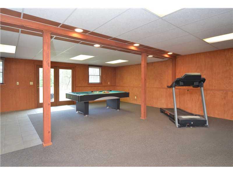 3328 Ridge Road Aliquippa, PA 15001 - Photo 16 of 25 Family Room.