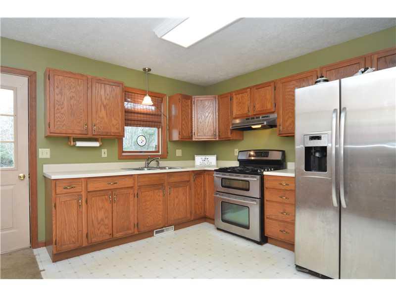 3328 Ridge Road Aliquippa, PA 15001 - Photo 7 of 25 Kitchen.