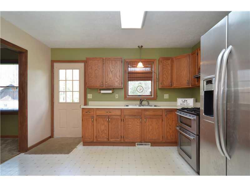 3328 Ridge Road Aliquippa, PA 15001 - Photo 9 of 25 Kitchen.