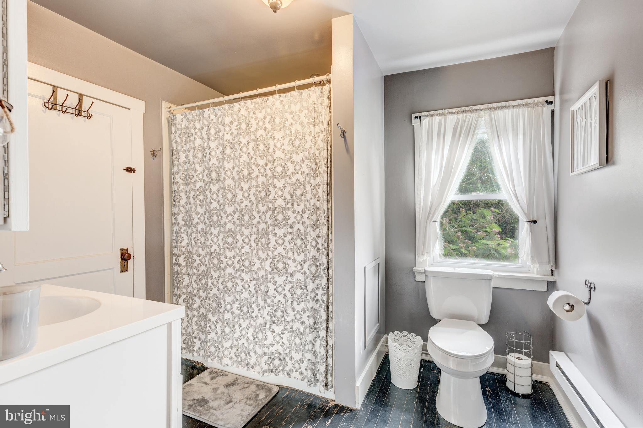 8219 Rocky Ridge Road Thurmont, MD 21788 - Photo 13 of 30 Updatedfull bath with dual entry