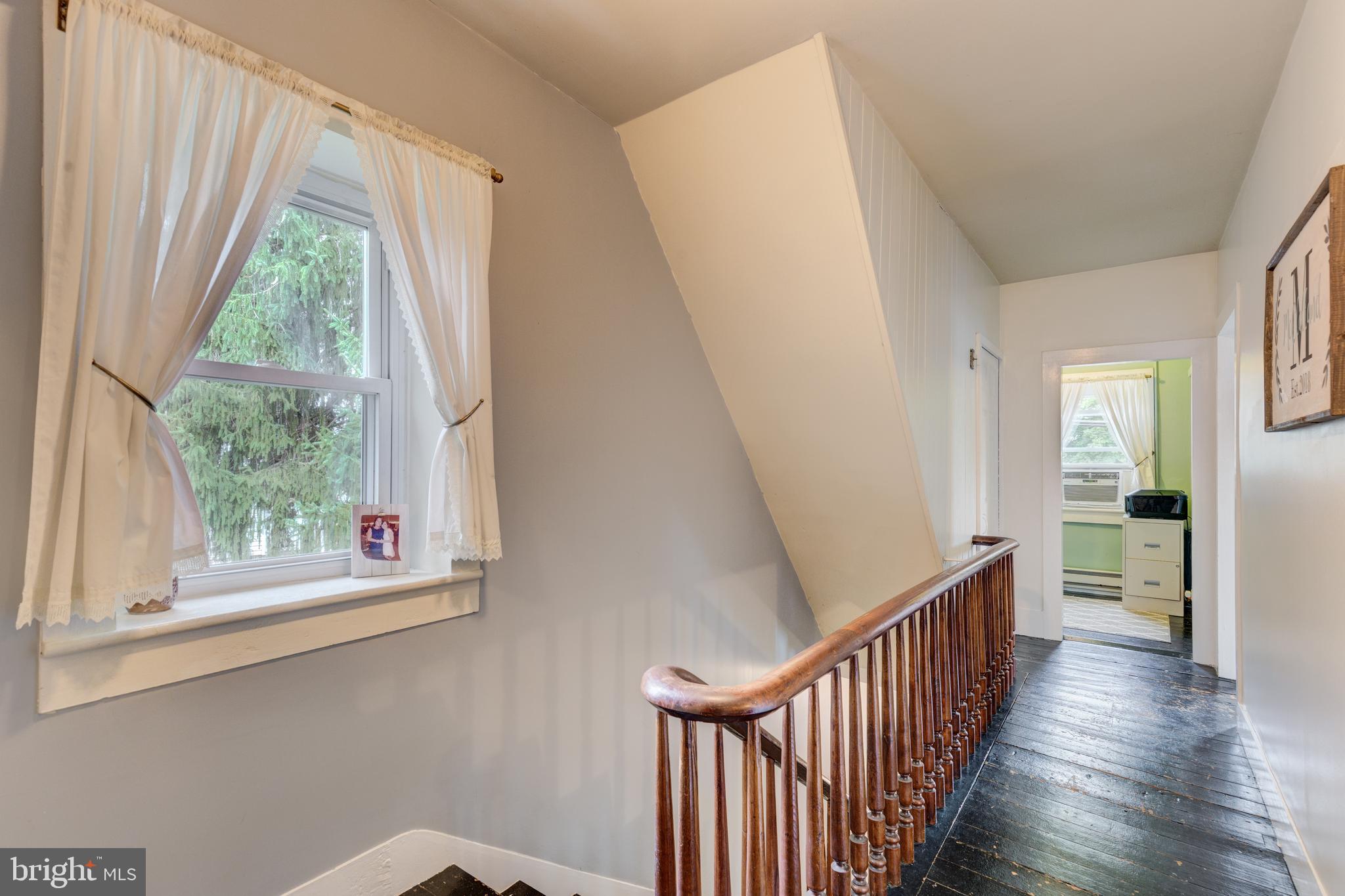 8219 Rocky Ridge Road Thurmont, MD 21788 - Photo 10 of 30 Bedroom Hallway